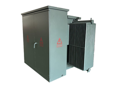 Transformateur immergé dans l'huile monté sur une plate-forme en trois phases